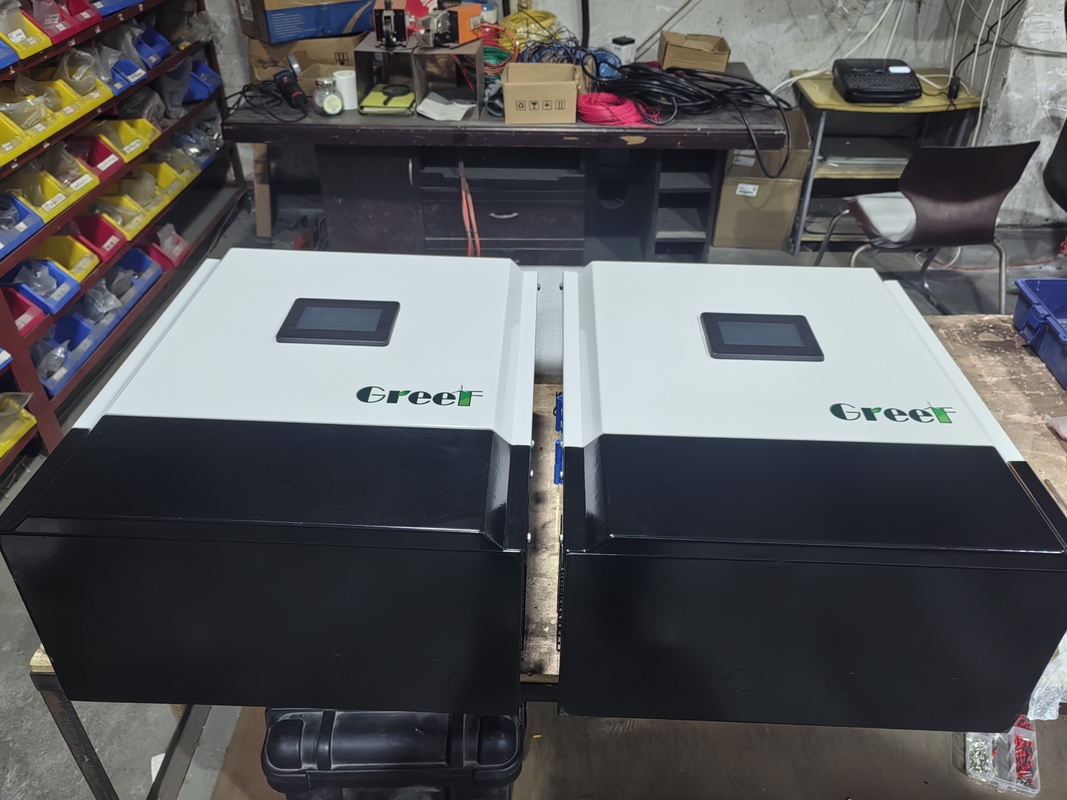 Arus Beban Maksimum 60A Pengontrol Off Grid 220mm X 150mm X 65mm Rentang Tegangan Mppt 90-520V Disesuaikan/220-530Vac