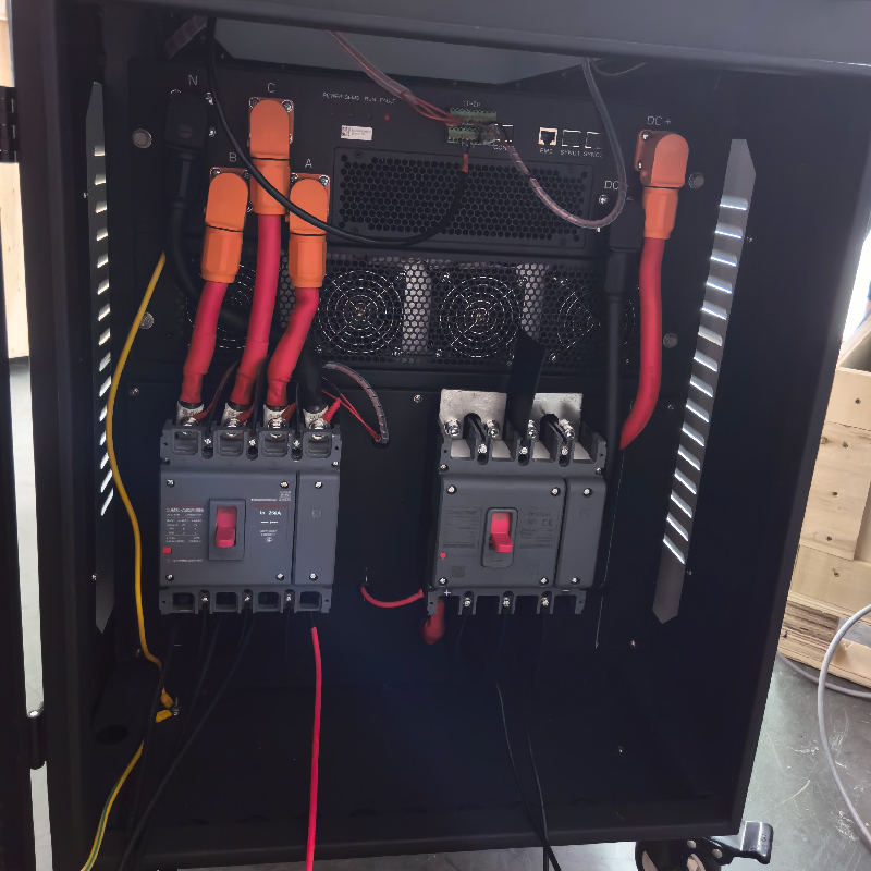 Inverter Daya Tegangan Grid 400V dengan Arus DC Maksimum 173A/190A/216A dan Tegangan Input Terukur 400V