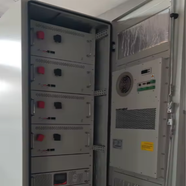 Kabinet Baterai Luar Ruangan Modular Scalable 51.2V dengan Pendingin Udara Industri untuk Penyimpanan Energi