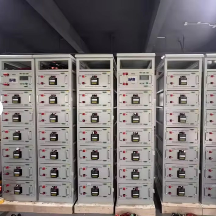 Baterai lithium tegangan tinggi dengan kedalaman pembuangan lebih dari 80 persen Smart BMS dan suhu kerja minus 20 hingga 65 derajat Celcius